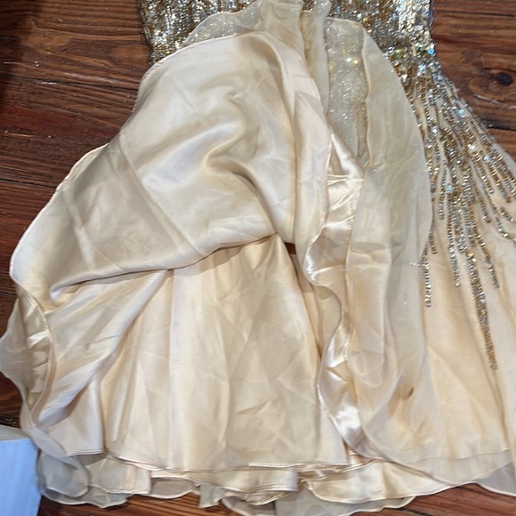 Sherri Hill gold strapless sequin dress 6 SN 1067911 - Picture 7 of 9